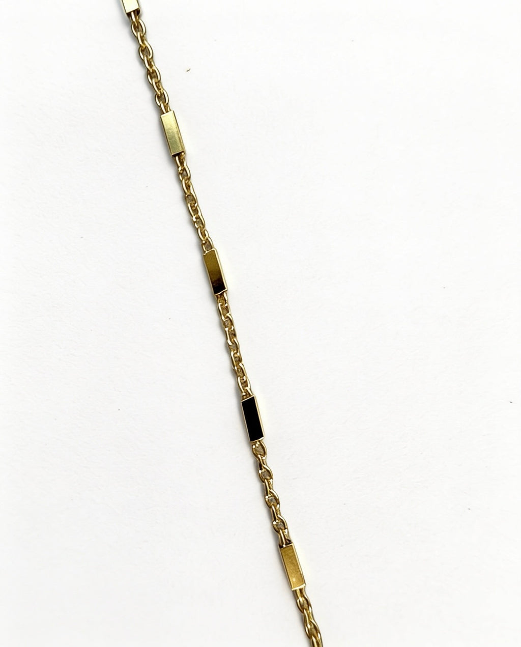 Elegante vergoldete Halskette aus 925er Silber mit rundem Anhänger