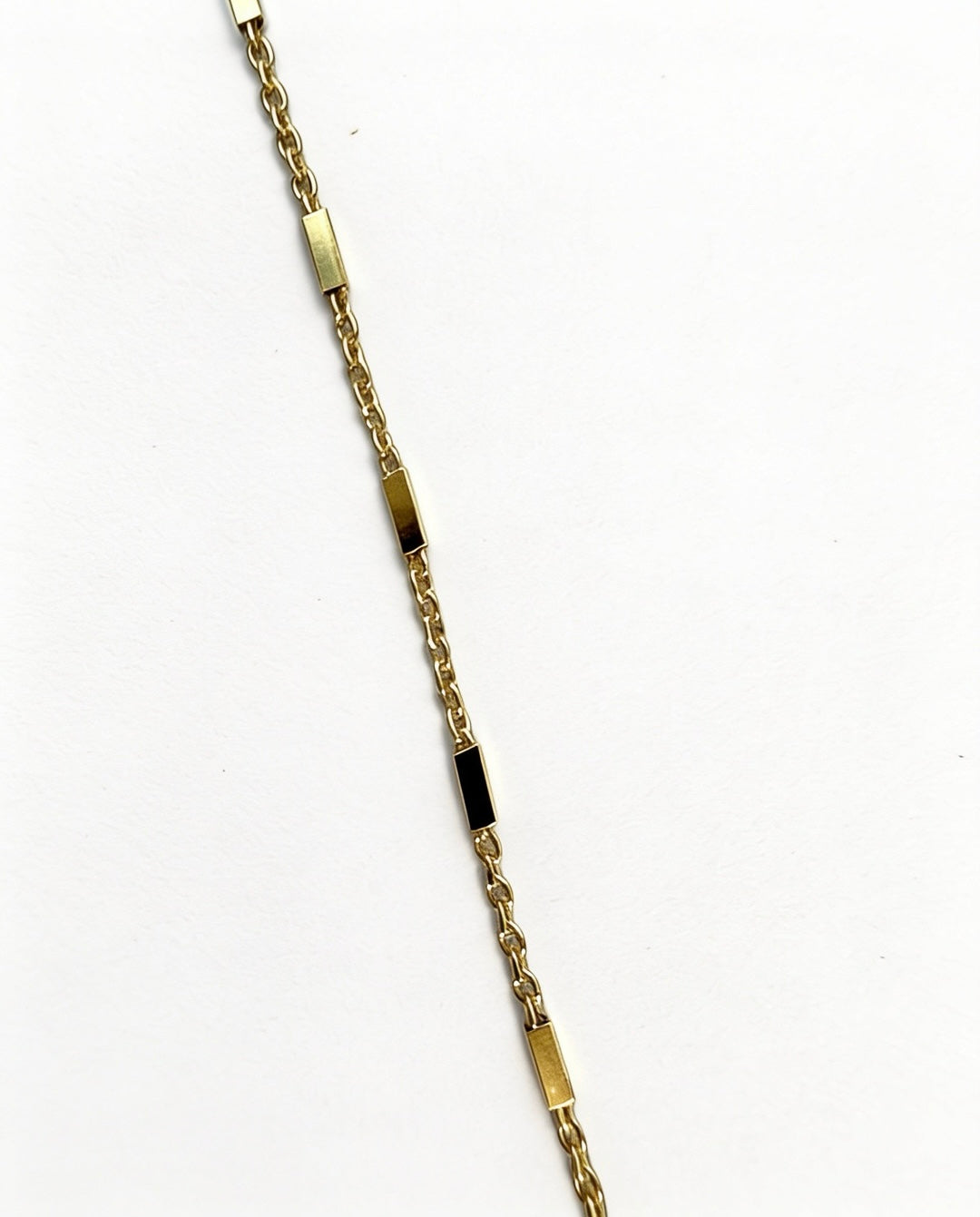 Elegante vergoldete Halskette aus 925er Silber mit rundem Anhänger