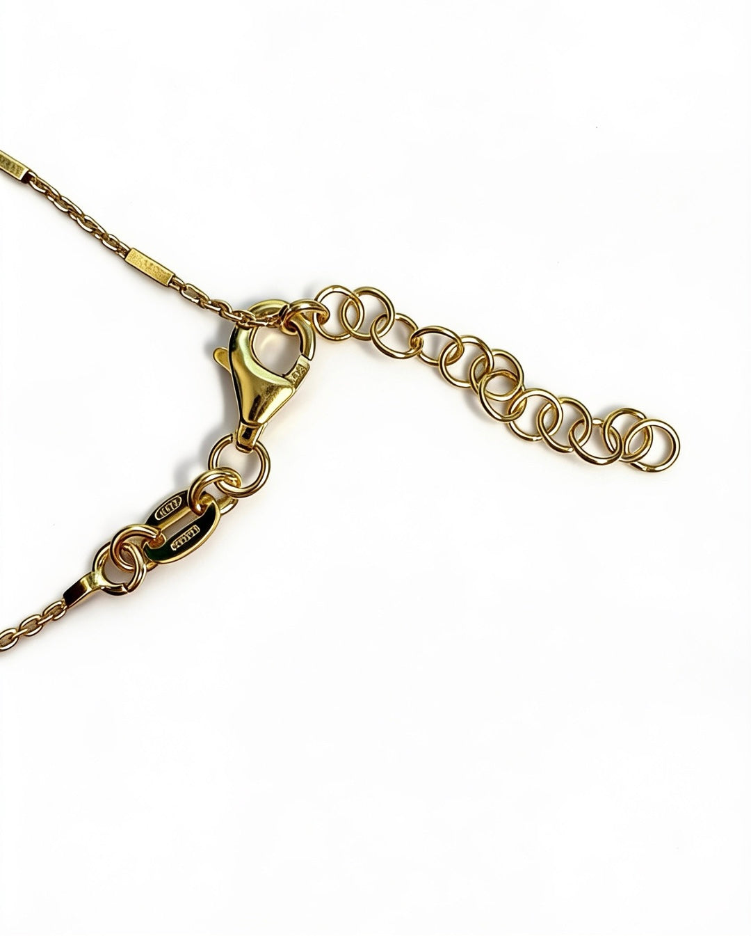 Elegante vergoldete Halskette aus 925er Silber mit rundem Anhänger